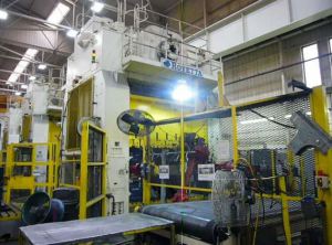700 Ton Rovetta Single-Action Press Line For Sale