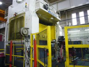 700 Ton Rovetta Single-Action Press Line For Sale