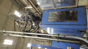 Used 220 Ton Capacity JSW Injection Molding Machine For Sale