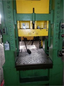 135 Ton Minster Press 2