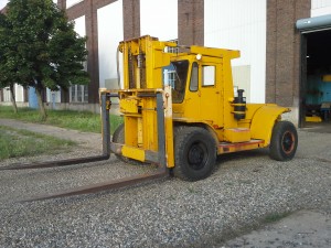 Hyster 30,000lb Fork Lift For Sale 1