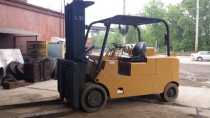 CAT 30,000lb Forklift 