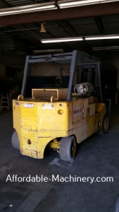 30,000lb Used Royal Hard Tire Forklift For Sale