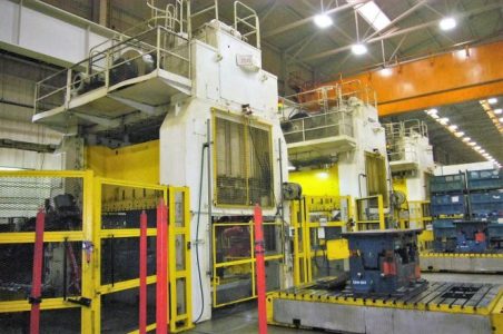 700 Ton Rovetta Single-Action Press Line For Sale