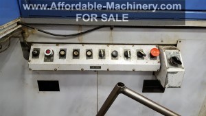 Used 220 Ton Capacity JSW Injection Molding Machine For Sale