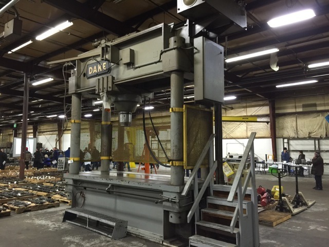 600 Ton Dake Hydraulic Traveling Ram Straightening Press For Sale